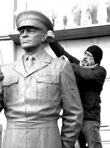 Eylanbekov sculpting Eisenhower